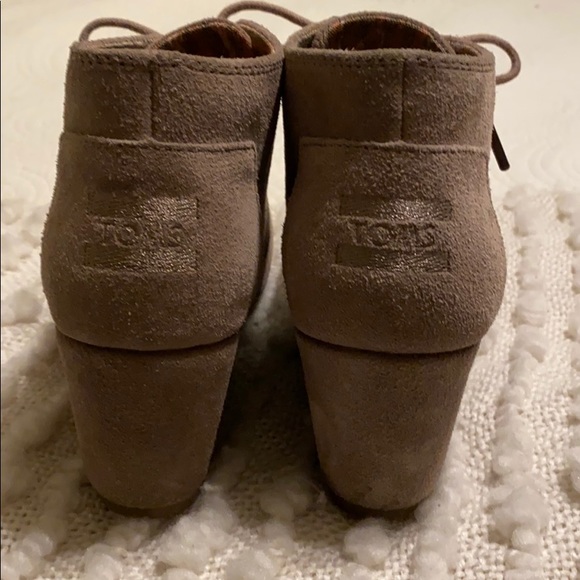 Toms  Suede Wedge Booties SZ 7M - Picture 3 of 5